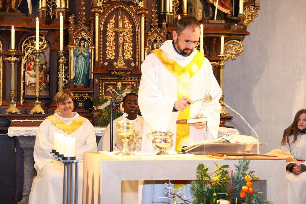 Frau Veronika Leitner