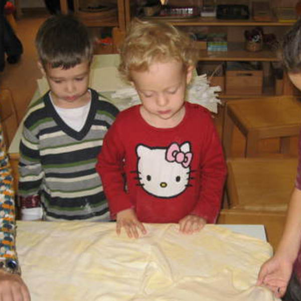 Apfelstrudelbacken im Kindergarten