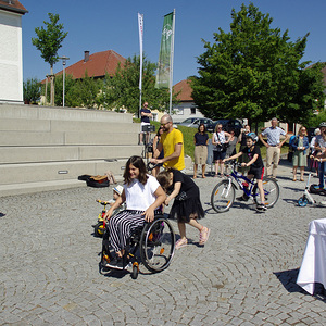 Fahrzeugsegnung und Stehkaffee