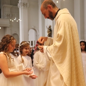 St. Quirinus feiert mit 10 Erstkommunionkindern 2026