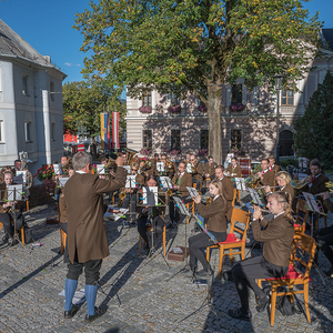 Erntedank Feier in der Pfarre Kirchdorf/Krems mit Pfarrer P. Severin Kranabitl am KirchenplatzFoto: Jack Haijes 