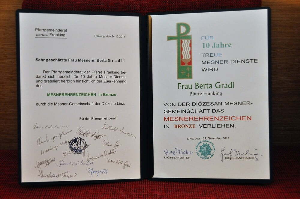 Berta Gradl 10 Jahre Mesnerin, Pfarre Franking
