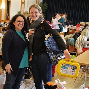 Erfolgreicher Baby- und Kinderkleider-Basar