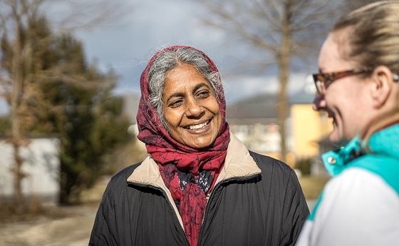 Ajitha George teilt ein Lächeln mit uns