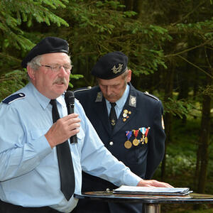 Gedenkfeier Fliegerkreuz in Entholz