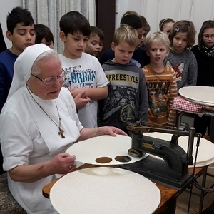 Besuch in der Hostienbäckerei