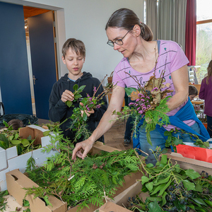 Kath. Jungschar der Pfarre Kirchdorf an der Krems übernahm heuer erstmals das Palmbuschen-Binden. 