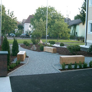 Vorplatzgestaltung Frühjahr 2011