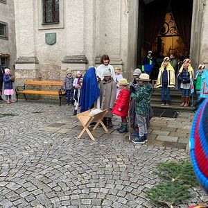 Kindermette und Weihnachts-Schulgottesdienst
