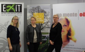 V.l.: DSA Elisabeth Rosenmayr (EXIT-sozial), Mag.a Silvia Breitwieser (TelefonSeelsorge OÖ - Notruf 142), Monika Czamler (pro mente OÖ)