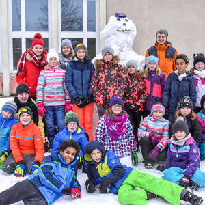 Die Jungschar Kirchdorf mit Schneespielen in der Gruppenstunde
