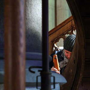 Feinarbeiten am Chorgestühl