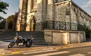 Church (Motorrad davor)