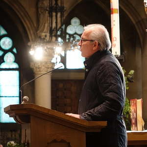 Lektor der ersten Lesung