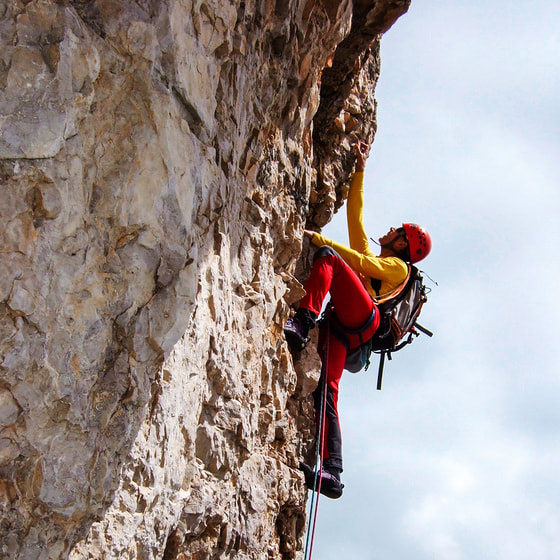 Generalvikar Engelbert Guggenberger beim Klettern / © Engelbert Guggenberger Generalvikar Engelbert Guggenberger beim Klettern
