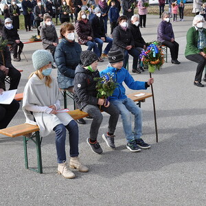 Pfarre Franking, vor der Mehrzweckhalle 
