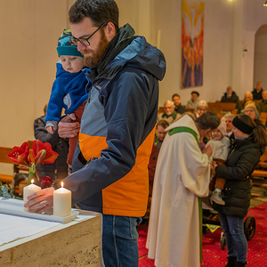 Täuflingssegnung  beim Gottesdienst 