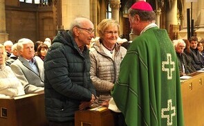 Einander anvertraut: Gottesdienst für (Jubel-)Paare im Mariendom Linz