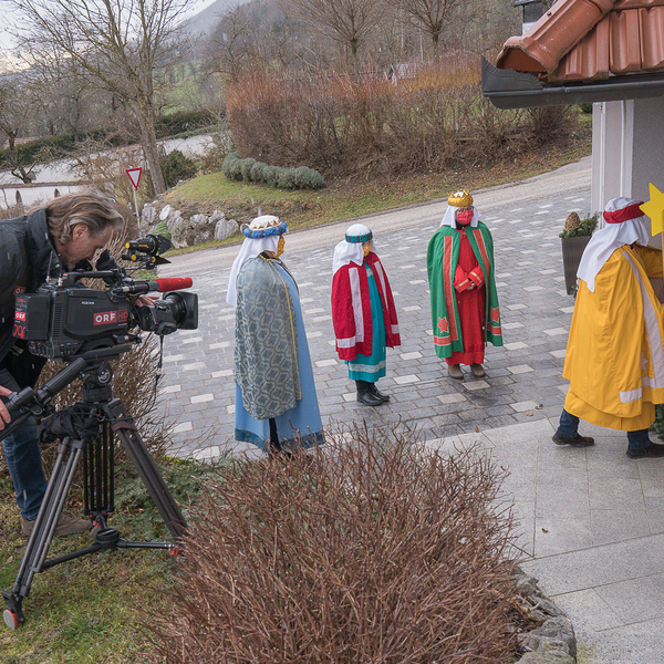 ORF Dreh für 'Oberösterreich heute' mit Familie Vorauer als Sternsingergruppe