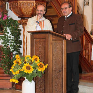 Pfarrer Hansjörg Wimmer, Kaplan Samuel Ogwudile, Frau Klara