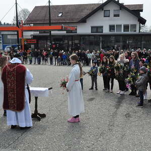 Palmweihe am Dorfplatz, Einzug in die Kirche zur Hl. Messe