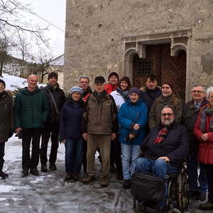 Gut aufgewärmt hielten wir in der Kirche eine Andacht zum Thema Hl. Geist und sein Wirken. Obm. Eckerstorfer hielt im Anschluss eine kurze Kirchenführung, danach brachen wir gegen 17:00 Uhr zum Heimweg auf. 