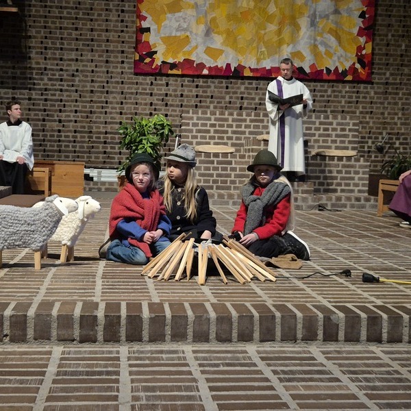 Hirtenspiel beim weihnachtlichen Kindergottesdienst