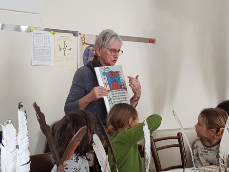 Mit Tinte und Federkiel