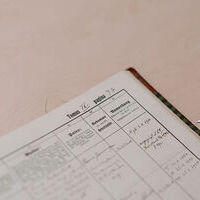 Im Pfarrbüro werden seit Jahrhunderten die Kirchenbücher geführt.