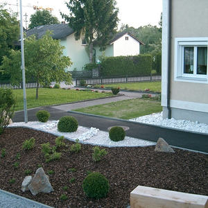 Vorplatzgestaltung Frühjahr 2011