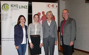 Die Moderatorinnen Magdalena Hrastnig und Nora Krassnig-Plaß, Irmgard Griss und Hochschulseelsorger Markus Schlagnitweit