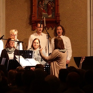 mit dem Musikverein Kleinraming, dem Behamberger Chor 'In ana Dur' und der Michlbauern Rud