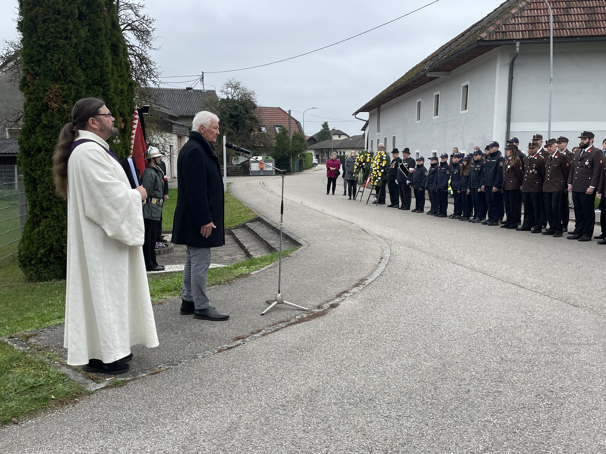 Gedenken am Kriegerdenkmal in Rutzing