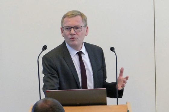 Univ.-Prof. Dr. Christoph Niemand