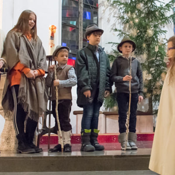 Die Kindermette in der Pfarre Kirchdorf/Krems. Gestaltet von der Katholischen Jungschar.