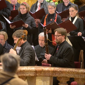 Chor des Konservatoriums für Kirchenmusik der Diözese Linz und Barockensemble Linz unter der Leitung von Wolfgang Kreuzhuber