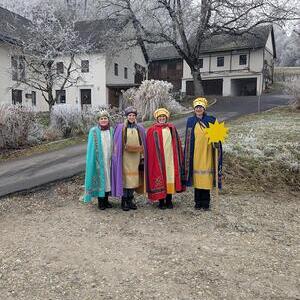 Gruppenfoto einer Erwachsenengruppe