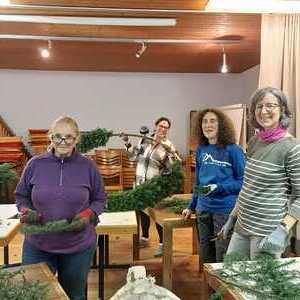 Adventkranz binden + Adventmarkt 24