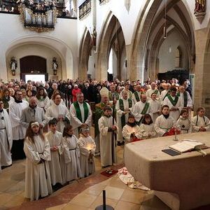 Viele Menschen aus der neuen Pfarre waren gekommen, um die Amtseinführung mitzufeiern.