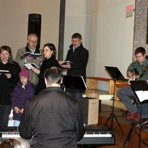 Kinder bei der Buchaustellung