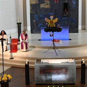 1. Advent: Vorabendmesse mit dem Ensemble Voices