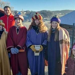 Die Sternsinger unterwegs.