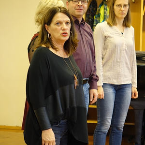 Andrea Latritsch-Karlbauer mit den Studierenden und Lehrenden des Konservatoriums für Kirchenmusik der Diözese Linz