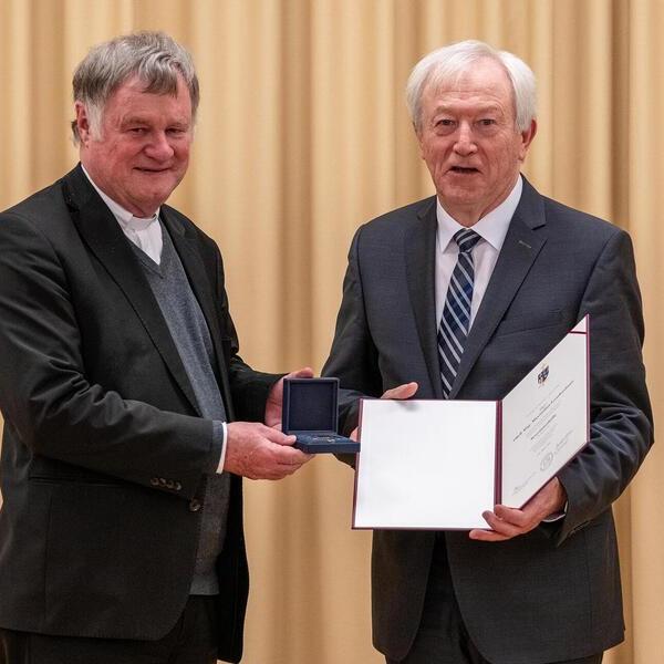 Von Bischof Manfred Scheuer mit der Severinmedaille ausgezeichnet: Mag. Maximilian Leonhardmair – Neuhofen an der Krems