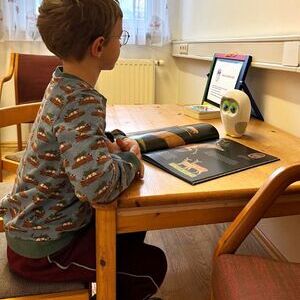 LUKA zu Besuch in der Bücherei