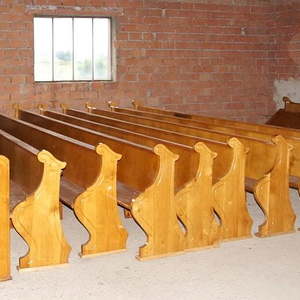 Transport der Kirchenbänke von der Tischlerei Manigatterer zur Lagerhalle 13.07.2016