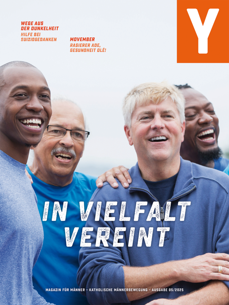 Fröhliche Männer zieren das Cover der Ausgabe ypsilon 5/2025