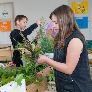 Kath. Jungschar der Pfarre Kirchdorf an der Krems übernahm heuer erstmals das Palmbuschen-Binden. 