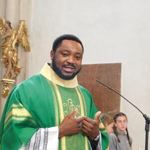 Pfarradministrator Francis Chiduluo ABANOBI