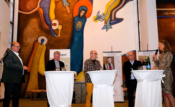 50 Jahre Bildungshaus Greisinghof / © Bildungshaus Greisinghof Bgm. LAbg. Josef Naderer,, Bischof Manfred Scheuer, Christian Pichler, P Hans Eidenberger, Magdalena M. Holztrattner